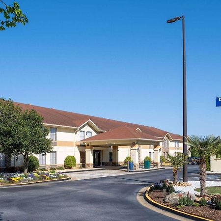 Days Inn & Suites By Wyndham Commerce Kültér fotó