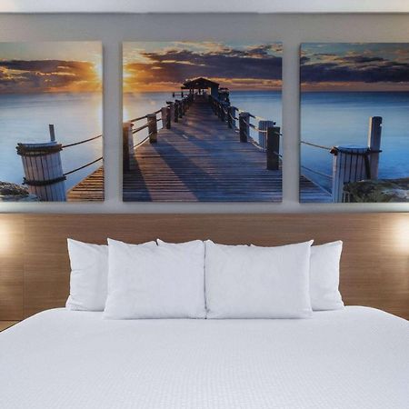 Days Inn & Suites By Wyndham Commerce Kültér fotó
