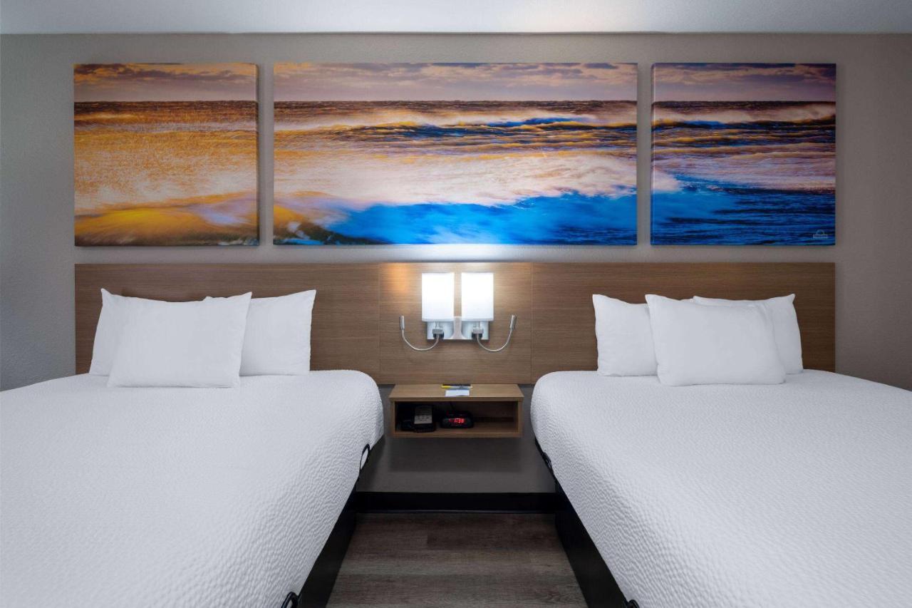 Days Inn & Suites By Wyndham Commerce Kültér fotó
