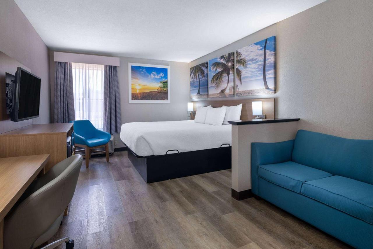 Days Inn & Suites By Wyndham Commerce Kültér fotó