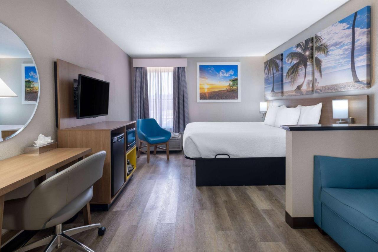 Days Inn & Suites By Wyndham Commerce Kültér fotó